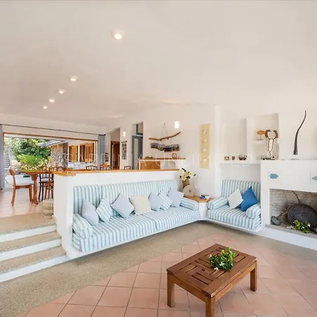 Smeralda Villa Greuli